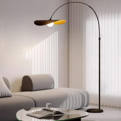 Lampada da terra ad arco wabi sabi dall'estetica minimalista giapponese