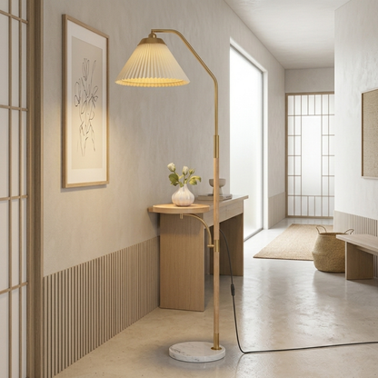 Lampada da terra LED japandi con paralume plissettato e tavolino, finitura effetto legno