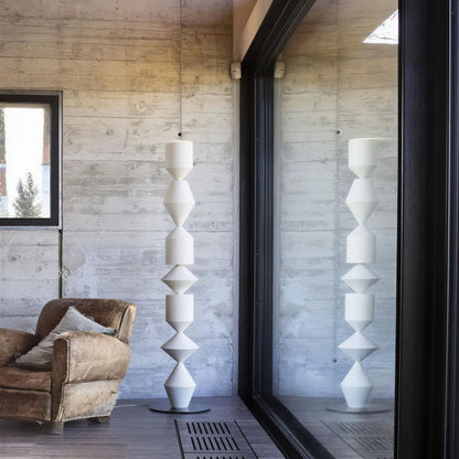 Lampada da terra moderna scultorea a luce indiretta