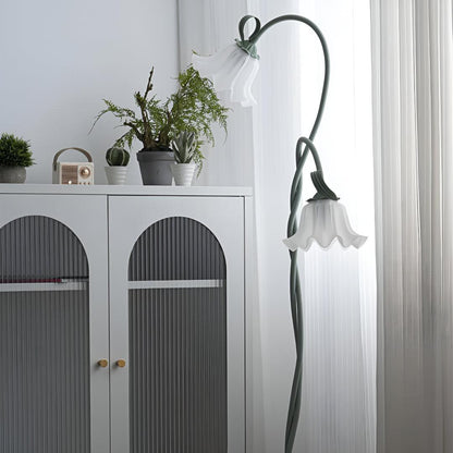 Lampada da terra per soggiorno con paralumi a fiore dal design decorativo