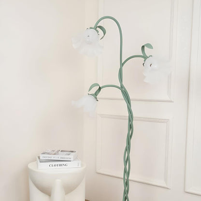 Lampada da terra per soggiorno con paralumi a fiore dal design decorativo