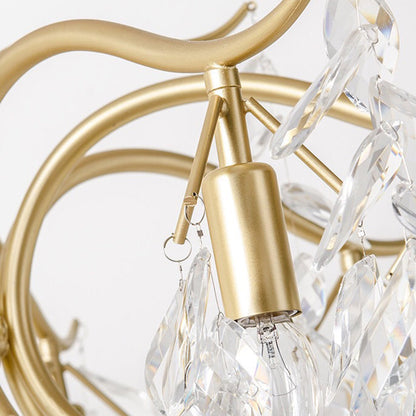 Lampadario a rami con cascata di cristalli e struttura in oro