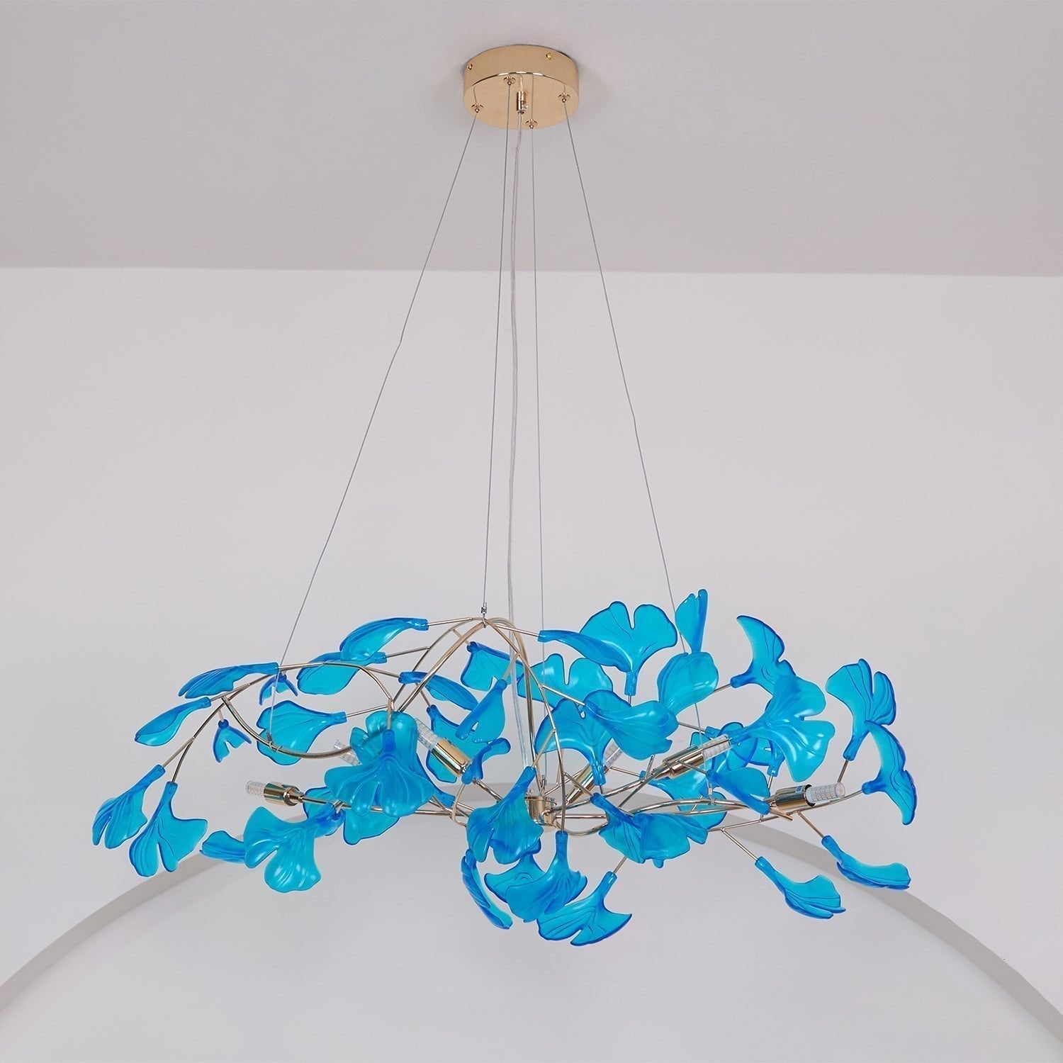 Lampadario botanico a ramo con foglie di ginkgo in acrilico e struttura in metallo, verde blu caffè