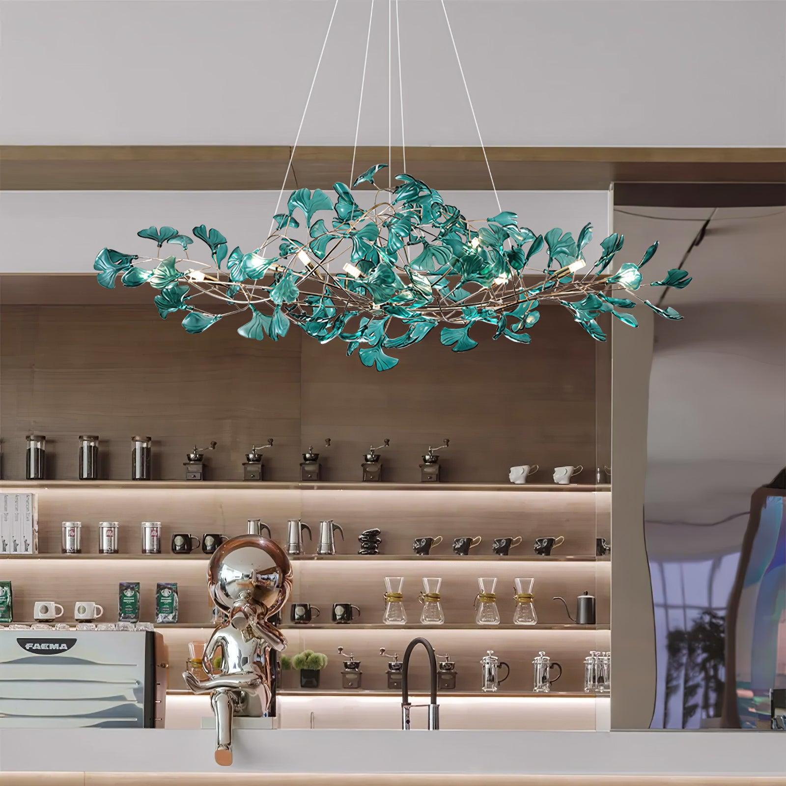Lampadario botanico a ramo con foglie di ginkgo in acrilico e struttura in metallo, verde blu caffè