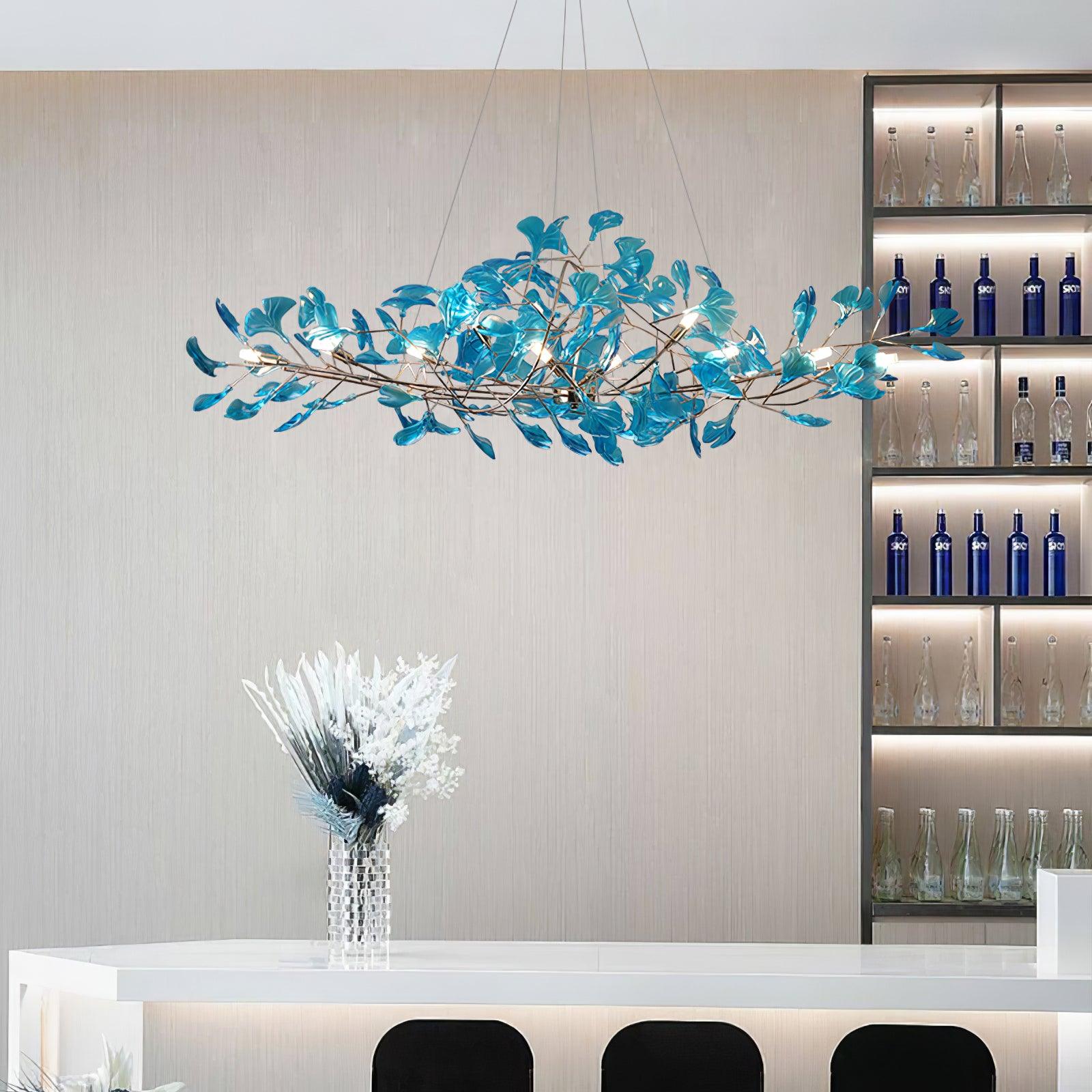 Lampadario botanico a ramo con foglie di ginkgo in acrilico e struttura in metallo, verde blu caffè