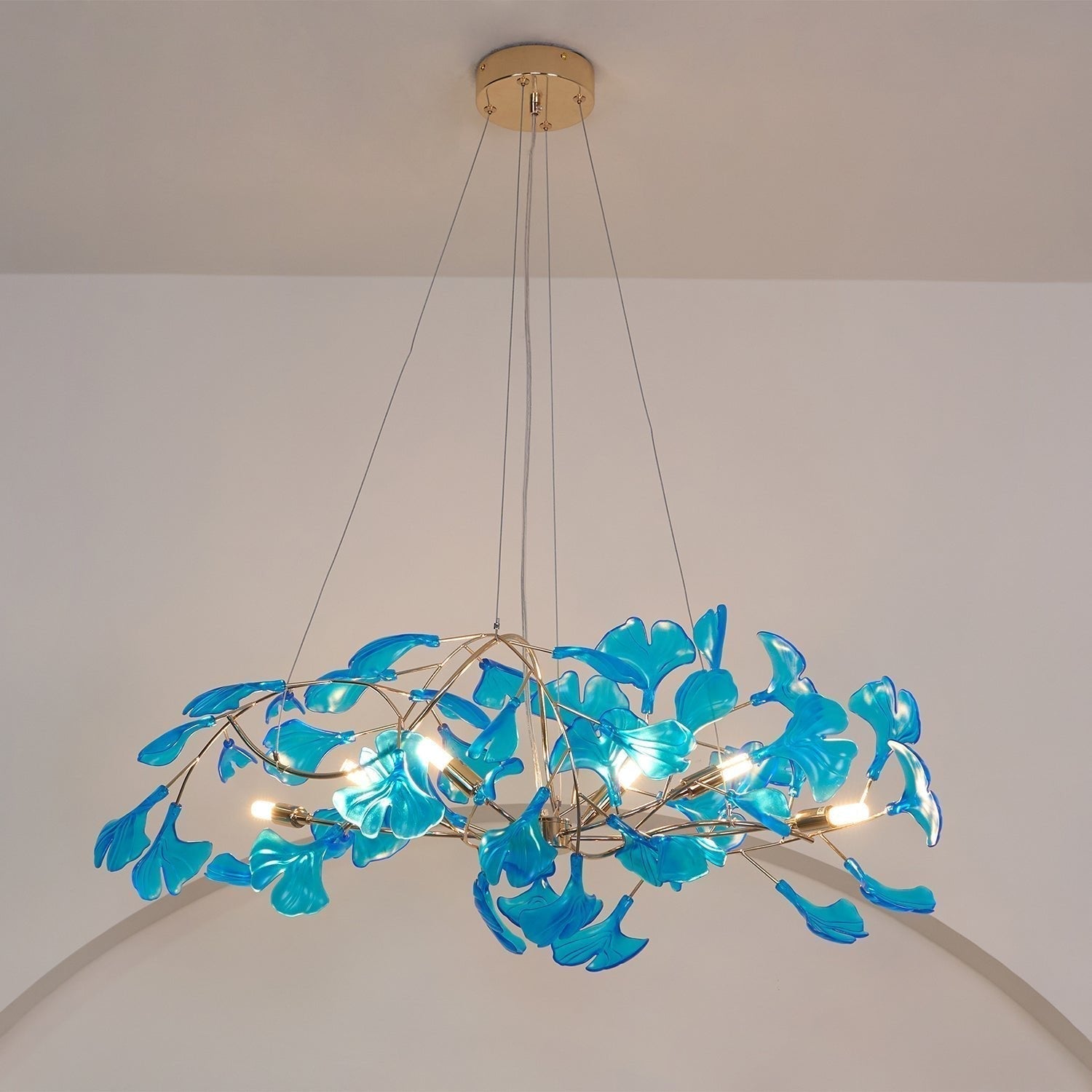 Lampadario botanico a ramo con foglie di ginkgo in acrilico e struttura in metallo, verde blu caffè