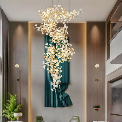 Lampadario Calla per scale in ceramica bianca e rame color oro