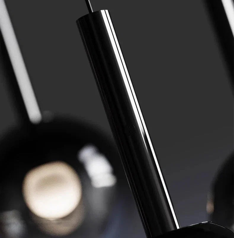 Lampadario Cleo per scale con sfere in vetro sfumato e telecomando