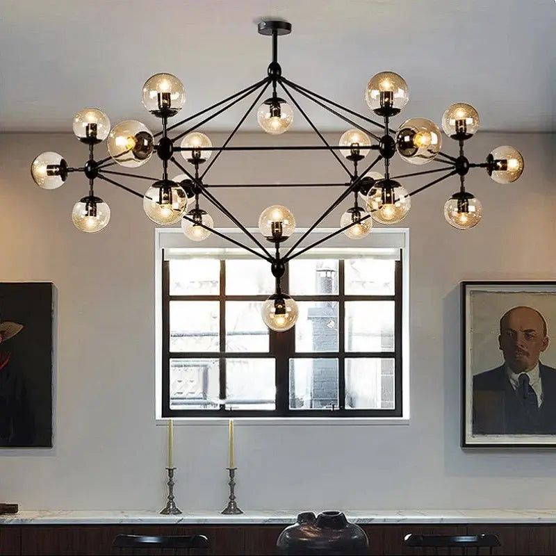 Lampadario contemporaneo nero con globi in vetro 15/21 luci