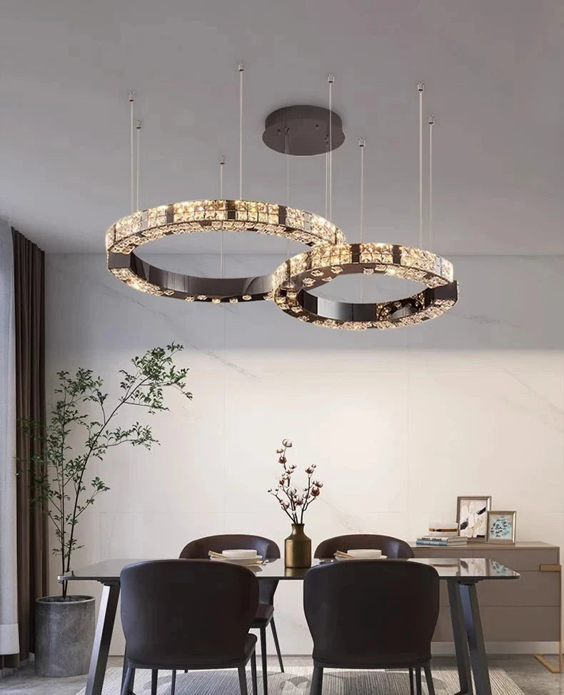 Lampadario di lusso ad anelli in cristallo Cosmo nero specchiato