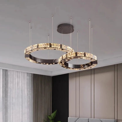 Lampadario di lusso ad anelli in cristallo Cosmo nero specchiato