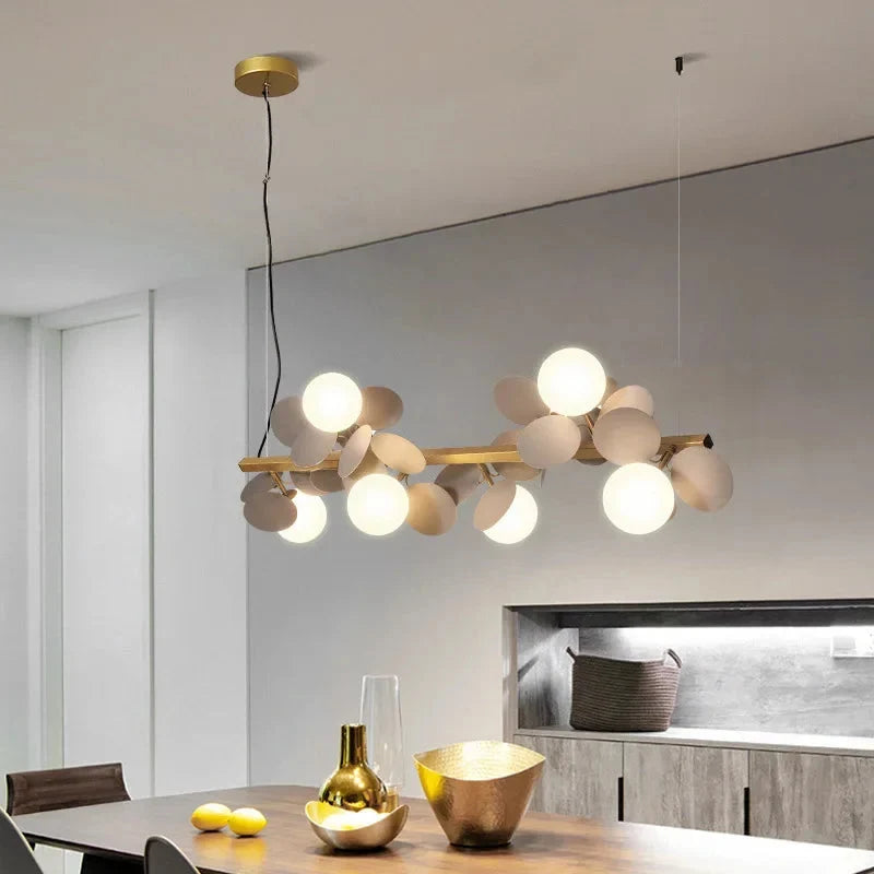 Lampadario lineare Eli con globi in vetro per sala da pranzo