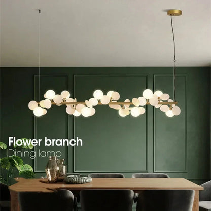 Lampadario lineare Eli con globi in vetro per sala da pranzo