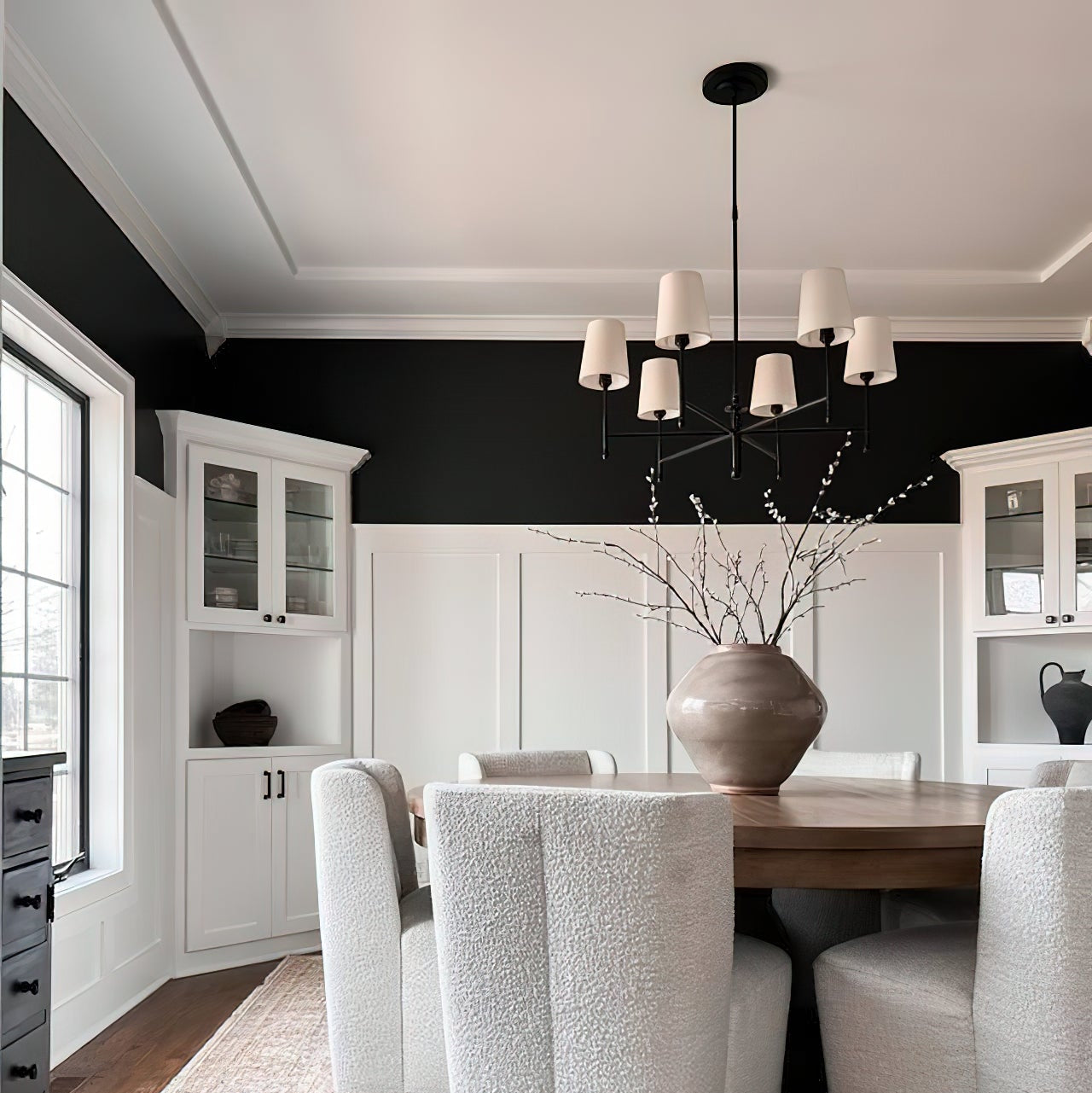 Lampadario mid century in ottone con paralumi in lino a quattro o sei bracci