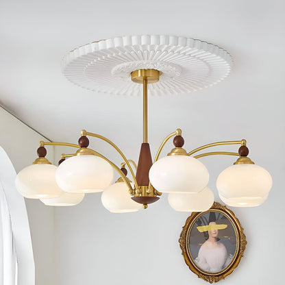 Lampadario mid century in ottone con paralumi in vetro per sala da pranzo