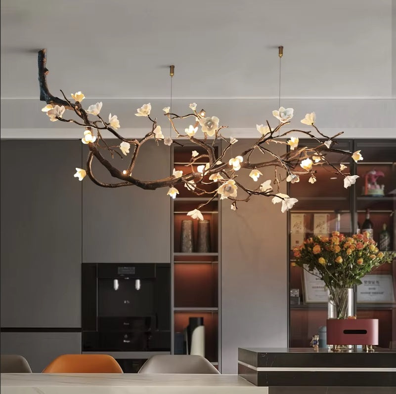 Lampadario rustico Minas a rami d'albero in rame nero con fiori in ceramica