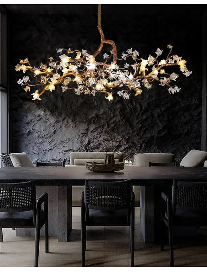Lampadario scultoreo a rami Asut in rame con fiori in vetro