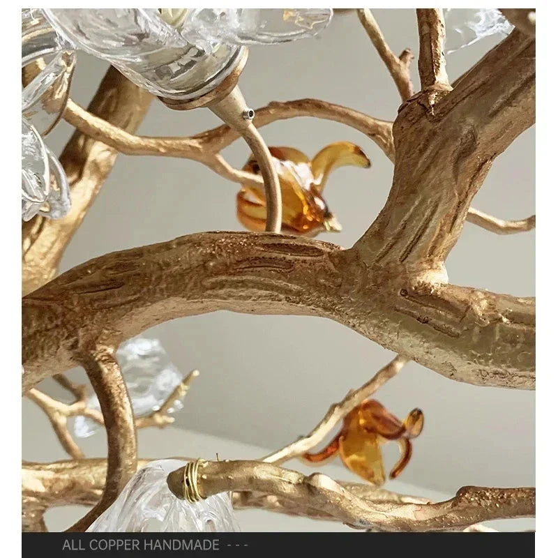Lampadario scultoreo a rami Asut in rame con fiori in vetro