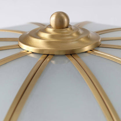Plafoniera a soffitto a forma di fiore in ottone con vetro satinato smerlato