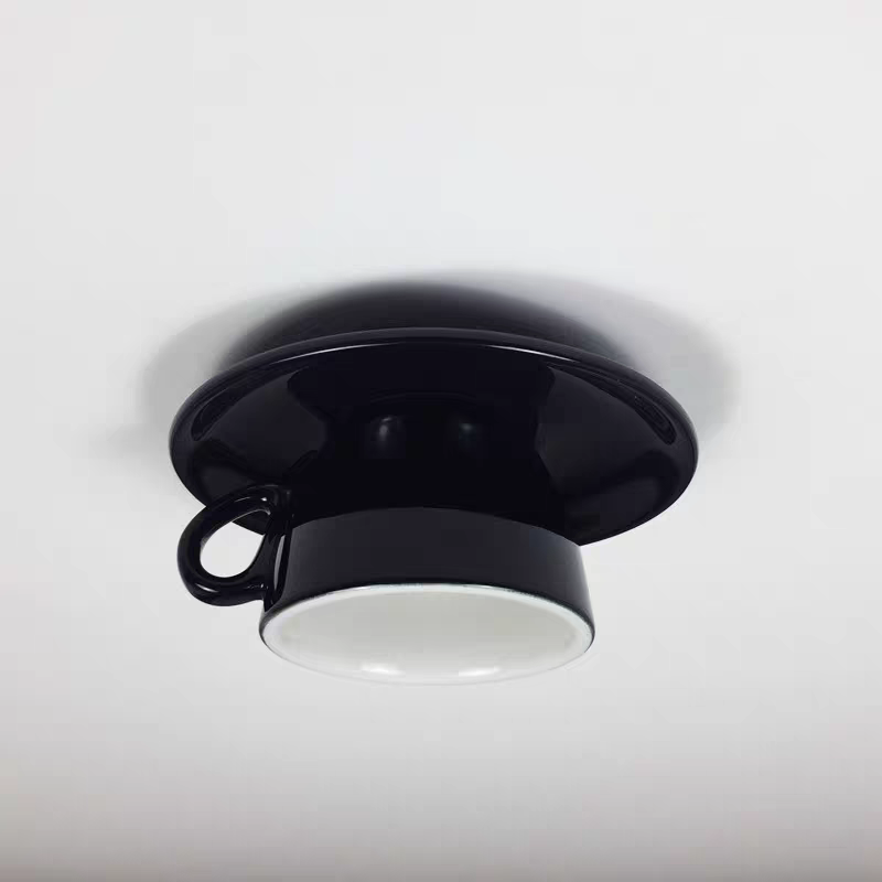 Plafoniera a soffitto in ceramica a forma di tazzina da caffè, colorata