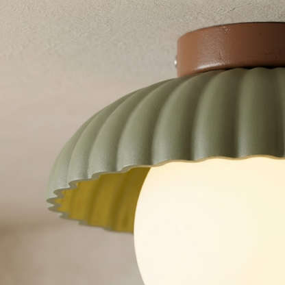 Plafoniera a soffitto in ferro smerlato e vetro opalino
