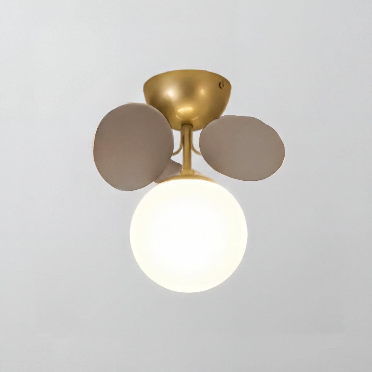 Plafoniera a soffitto moderna con design sferico