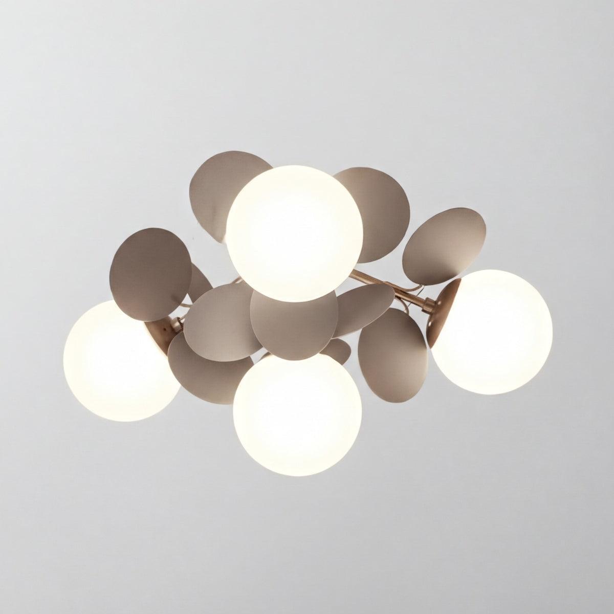 Plafoniera a soffitto moderna con design sferico