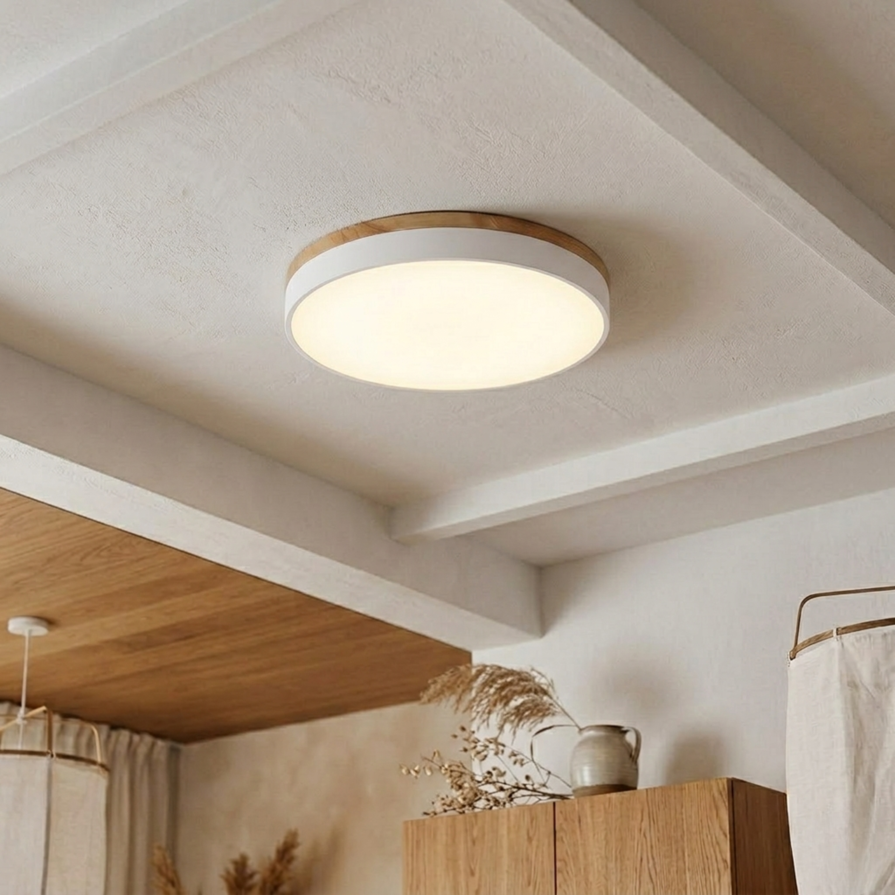 Plafoniera a soffitto rotonda con bordo in legno
