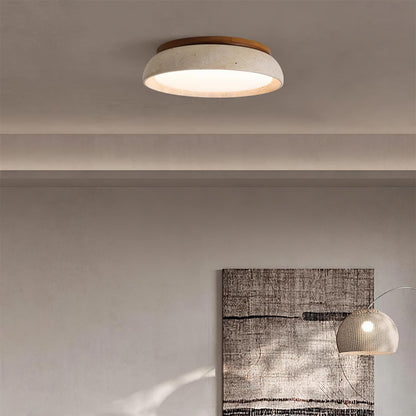 Plafoniera a soffitto rotonda in travertino e legno stile japandi wabi sabi