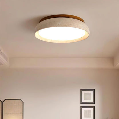 Plafoniera a soffitto rotonda in travertino e legno stile japandi wabi sabi