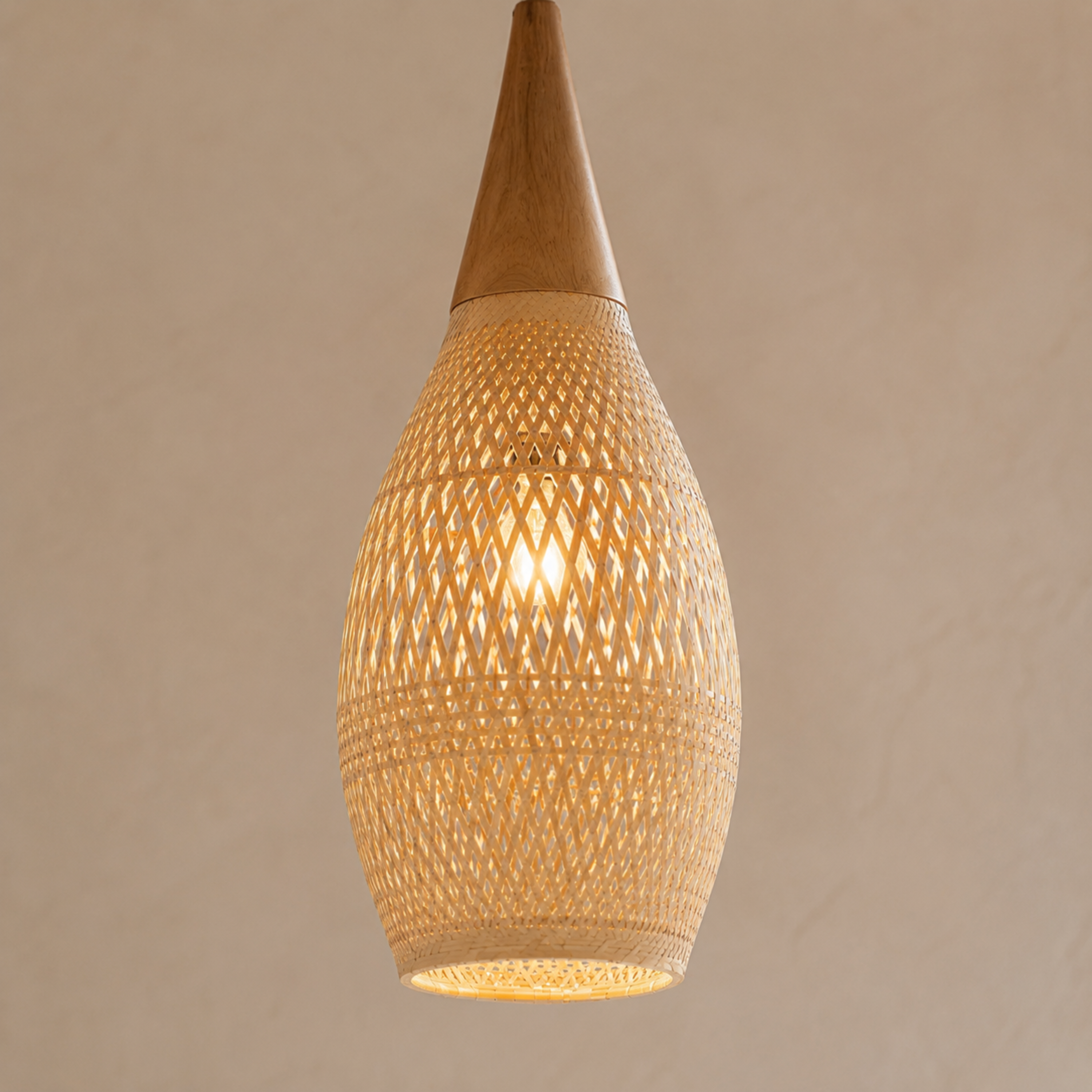 Plafoniera vintage in rattan, legno e alluminio per soggiorno e camera da letto