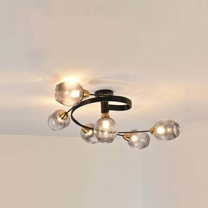 Semi plafoniera a grappolo con globi in vetro, metallo nero e oro a più luci