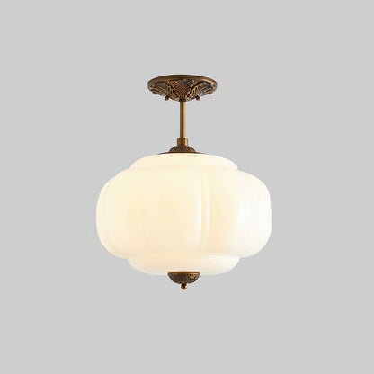 Semi plafoniera in vetro verde con globo rigato e finitura oro, stile vintage