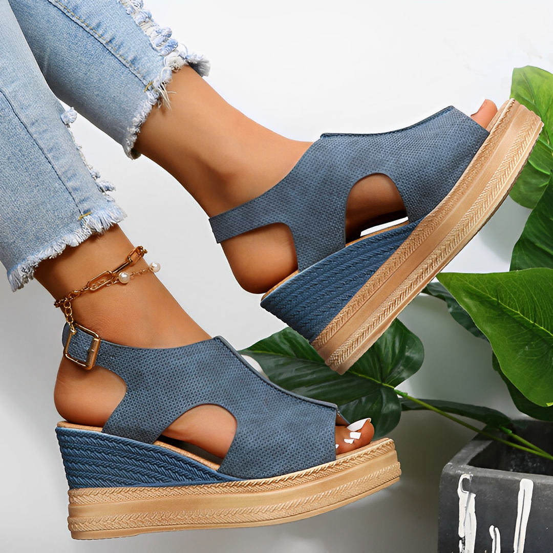 Dora | Sandali con cinturini e soletta sagomata